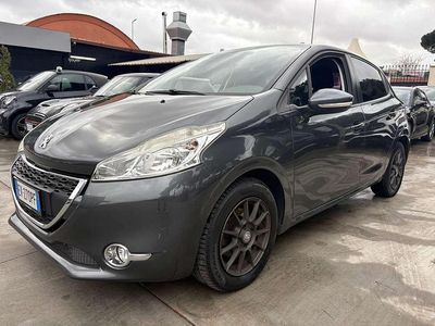 Grigio Usata 2014 Peugeot 208 Active Utilitaria | 6490 € (Buon prezzo)