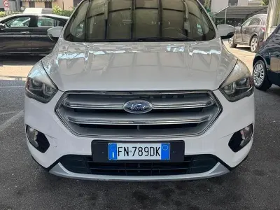 Usata Ford Kuga S 150 CV (110 kW) 2017 Bianco SUV