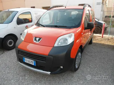 Usata Peugeot Bipper Outdoor 68 CV (50 kW) 2010 Arancione Monovolume