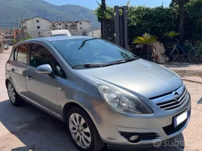 Usata Opel Corsa Edition 94 CV (69 kW) 2011 Grigio Utilitaria