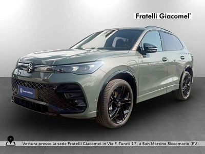 Nuova VW Tiguan R-line Plus 204 CV (150 kW) 2025 Velvet green metallizzato SUV