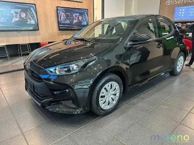 Nuova Toyota Yaris Active 92 CV (67 kW) 2025 Nero Utilitaria