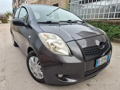 Occasion Toyota Yaris 87 ch (63 kW) 2008 Gris Citadine