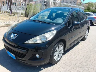 Usata Peugeot 207 73 CV (53 kW) 2010 Nero Berlina