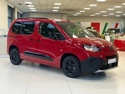 Nuova Fiat Qubo Trekking 2026 Rosso