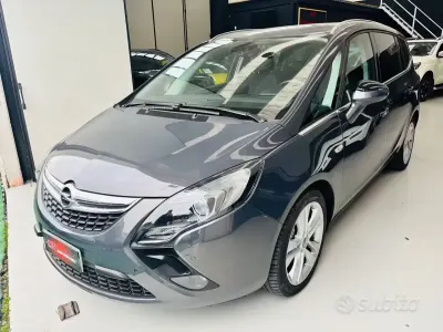 Usata Opel Zafira Tourer Cosmo 131 CV (96 kW) 2016 Grigio Monovolume