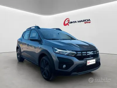 Nuova Dacia Sandero Stepway 120 CV (88 kW) 2026 Grigio Berlina
