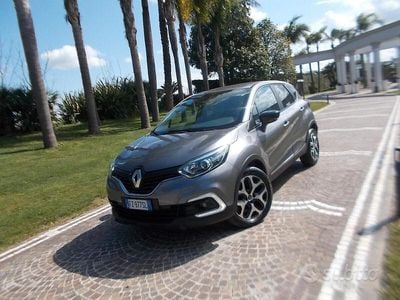 Usata Renault Captur 90 CV (66 kW) 2019 Grigio SUV