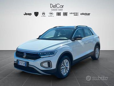 Usata VW T-Roc Life 110 CV (80 kW) 2023 Bianco SUV
