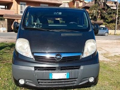 Usata Opel Vivaro 120 CV (88 kW) 2009 Nero Monovolume