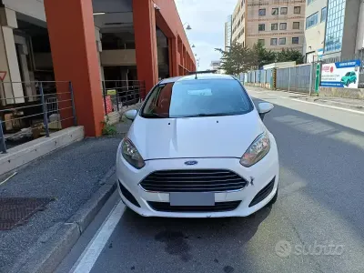 Usata Ford Fiesta 75 CV (55 kW) 2013 Berlina