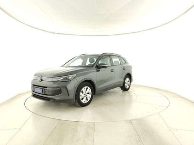 Gebraucht VW Tiguan Life 150 PS (110 kW) 2024 Grau SUV