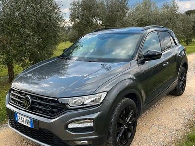 Usata VW T-Roc Style 110 CV (80 kW) 2022 Grigio SUV