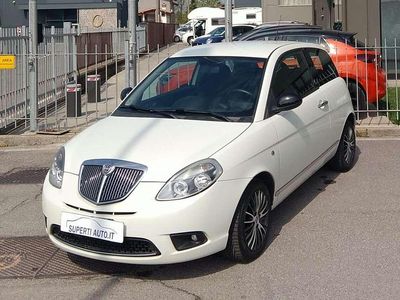 Usata Lancia Ypsilon Platinum 77 CV (56 kW) 2011 Bianco Utilitaria