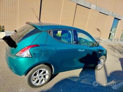 Usado Lancia Ypsilon Gold 2019 Verde Citadino