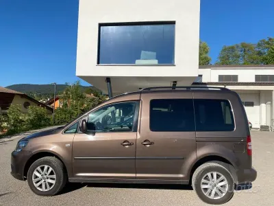 Usata VW Caddy Trendline 110 CV (80 kW) 2012 Marrone Monovolume