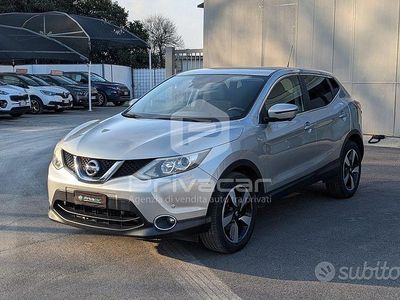 Usata Nissan Qashqai N-Connecta 110 CV (80 kW) 2016 Grigio SUV