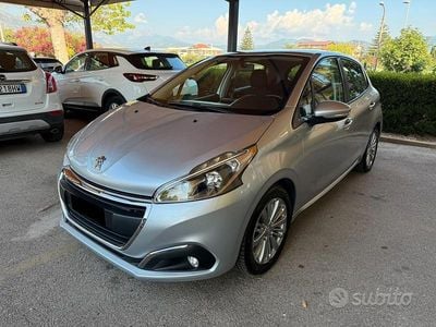 Usata Peugeot 208 Active 82 CV (60 kW) 2018 Grigio Utilitaria