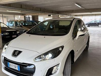 Usata Peugeot 308 112 CV (82 kW) 2013 Bianco Berlina