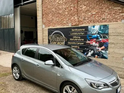 Usata Opel Astra 180 CV (132 kW) 2011