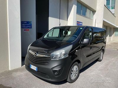 Usata Opel Vivaro 125 CV (91 kW) 2017 Nero Monovolume