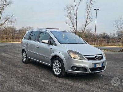 Usata Opel Zafira 94 CV (69 kW) 2007 Grigio Monovolume