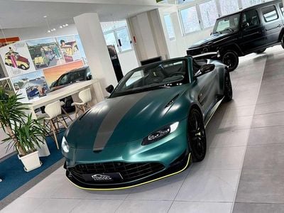 Usata Aston Martin V8 Vantage 534 CV (392 kW) 2023 Racing green satinato Cabrio