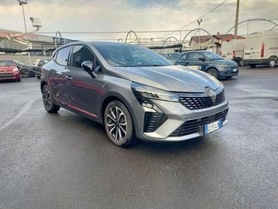 Usata Renault Clio V Techno 91 CV (66 kW) 2025 Grigio scuro Berlina