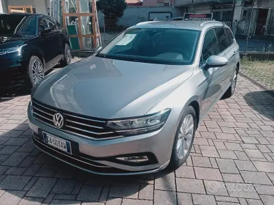 Usata VW Passat Business 120 CV (88 kW) 2020 Grigio Station wagon