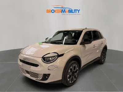 Nuova Fiat 600 La Prima 110 CV (80 kW) 2026 Beige SUV