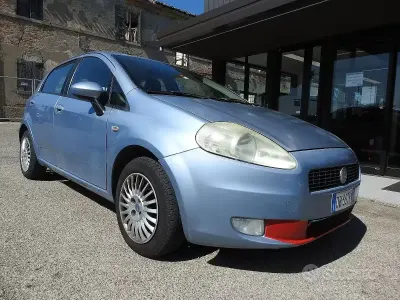 Usata Fiat Grande Punto Dynamic 64 CV (47 kW) 2006 Utilitaria
