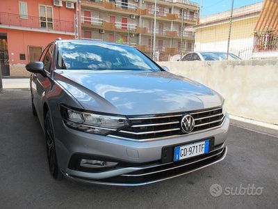 Grigio Usata 2020 VW Passat Executive Station wagon | 20.990 € (Buon prezzo)