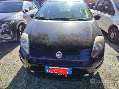 Usata Fiat Grande Punto 77 CV (56 kW) 2013 Nero Utilitaria