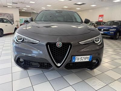 Usata Alfa Romeo Stelvio Super 210 CV (154 kW) 2017 Grigio SUV