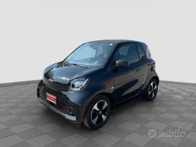 Usata Smart ForTwo Electric Drive Passion 41 kW (56 CV) 2021 Black con tridion black