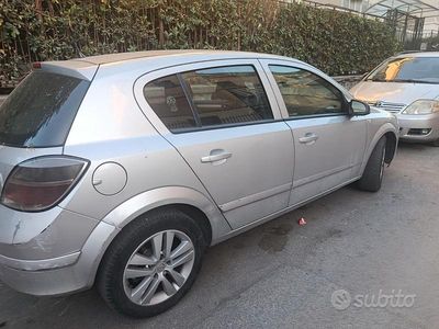 Begagnad Opel Astra 90 HK (66 kW) 2007 Sedan