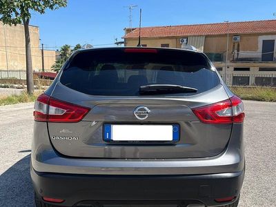 Usata Nissan Qashqai 131 CV (96 kW) 2015 Grigio SUV