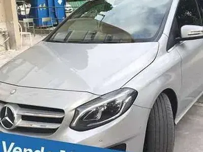 Usata Mercedes B180 109 CV (80 kW) 2015 Argento Monovolume