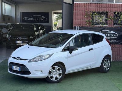 Usata Ford Fiesta Business Edition 70 CV (51 kW) 2011 Bianco Furgone