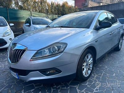 Usata Lancia Delta Gold 120 CV (88 kW) 2011 Grigio Utilitaria