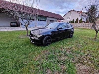 Usata BMW 120 163 CV (119 kW) 2008 Nero Utilitaria
