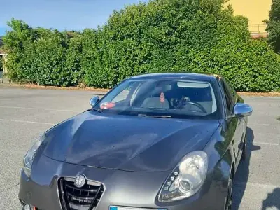 Usata Alfa Romeo Giulietta 105 CV (77 kW) 2013 Grigio Utilitaria