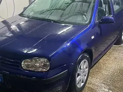 Usata VW Golf IV 75 CV (55 kW) 2002 Blu Berlina
