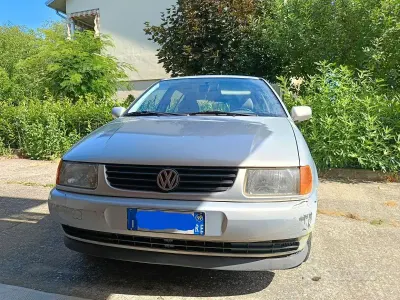 Usata VW Polo 50 CV (36 kW) 1999 Grigio Berlina