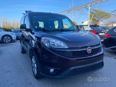 Usata Fiat Doblò Lounge 95 CV (69 kW) 2016 Grigio Monovolume