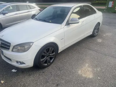 Usata Mercedes C220 Avantgarde 170 CV (125 kW) 2007 Berlina