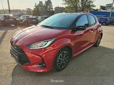 Begagnad Toyota Yaris Hybrid Style 116 HK (85 kW) 2022 Röd Halvkombi