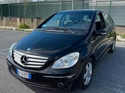 Usata Mercedes B200 140 CV (102 kW) 2007 Nero Monovolume