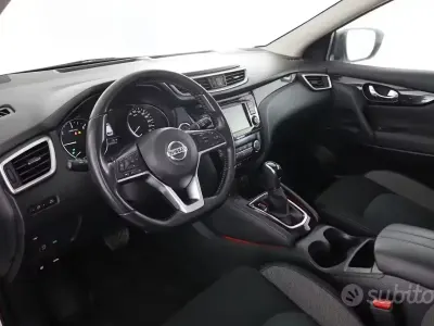 Usata Nissan Qashqai N-Connecta 116 CV (85 kW) 2020 White pearl brilliant SUV