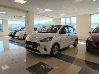 Usata Hyundai i10 Advanced 67 CV (49 kW) 2022 Bianco Utilitaria